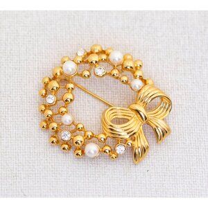 Vintage Gold Tone Wreath Ribbon Brooch, Christmas Pearls Gold Tone Brooch - A9
